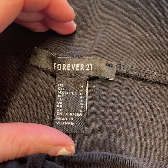 Super wide leg gaucho pants. - Picture 4 of 4